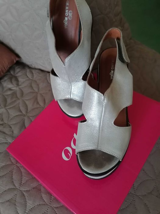 Дамски обувки 39номер,естествена кожа на фирма Гранд мода.