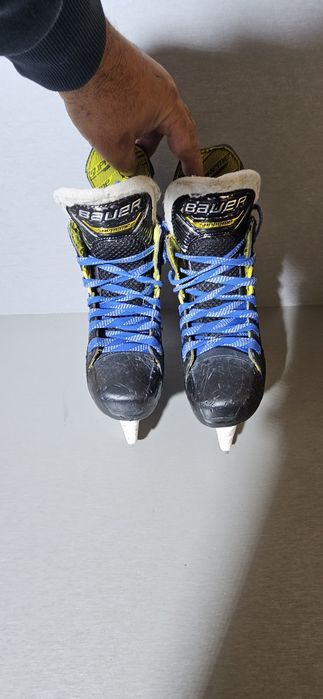 Patine 92 hochei hockey  Bauer Supreme M4  marime  33-34  (  21,5  cm lungime interioara).