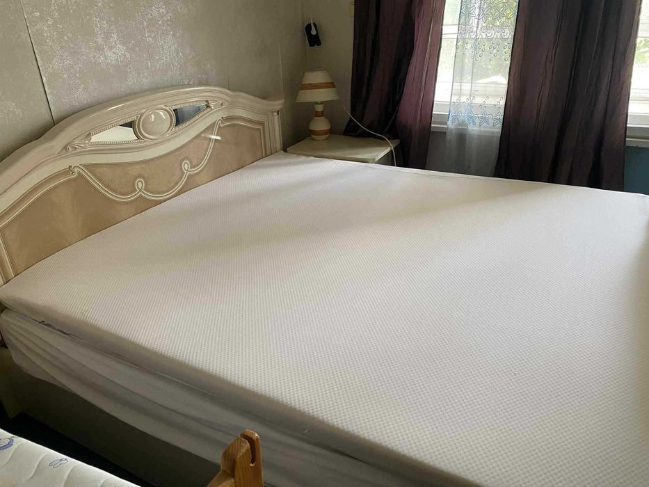 Масивен спален комплект