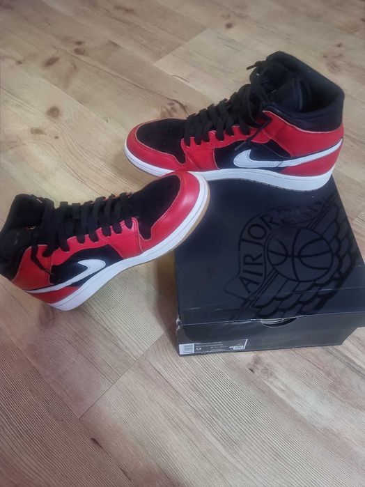 Кецове Air Jordan 1 mid se