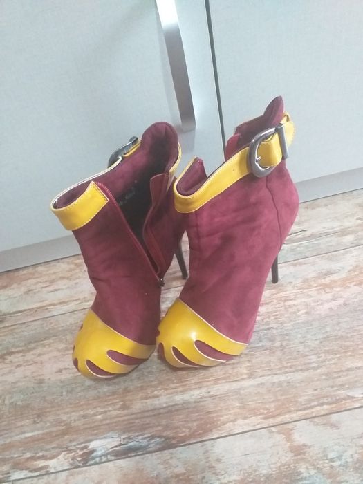 Боти, много леки ,платформи, обувки