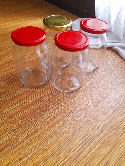 100 нови буркана, с нови капачки