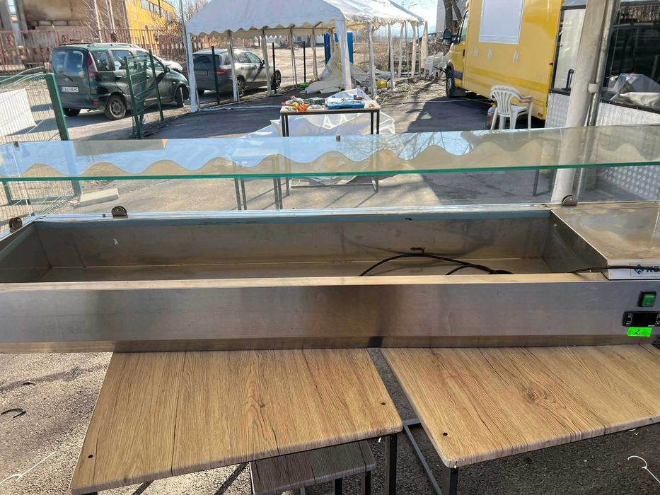 Хладилна витрина