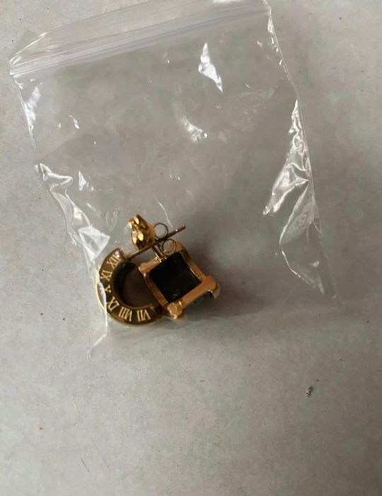 Серьги-гвоздики а_ля Bvlgari