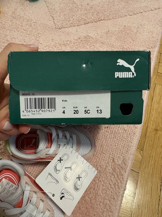 Нови бебешки маратонки Puma за момиче