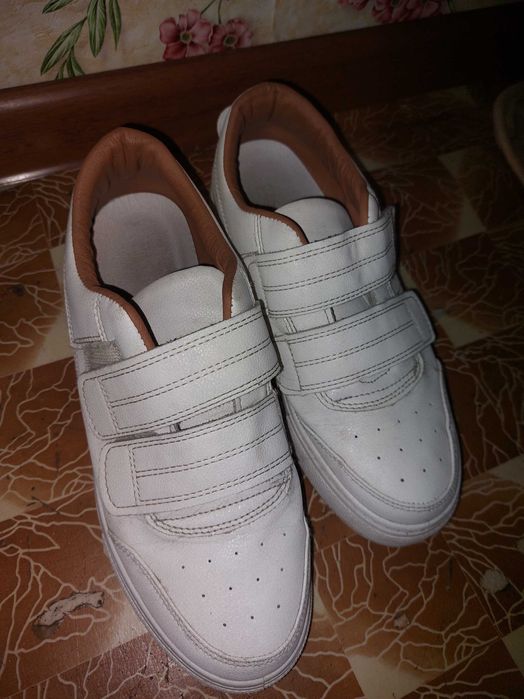 Женская обувь, размер 37  .