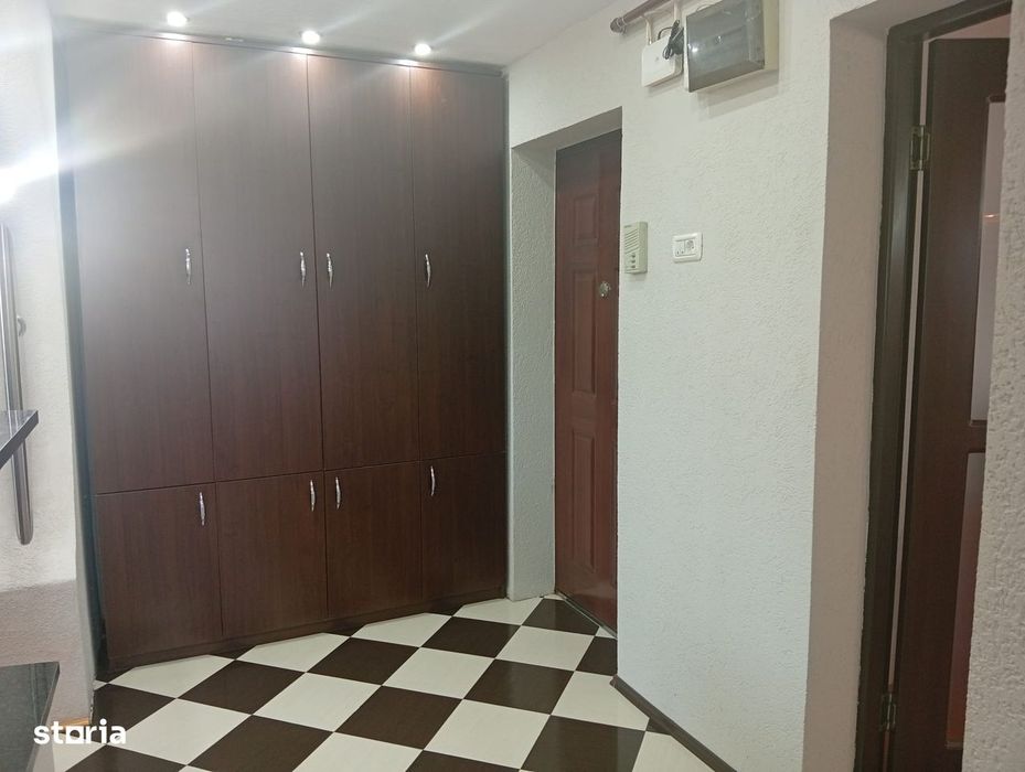 Apartament 3 camere in Gradiste