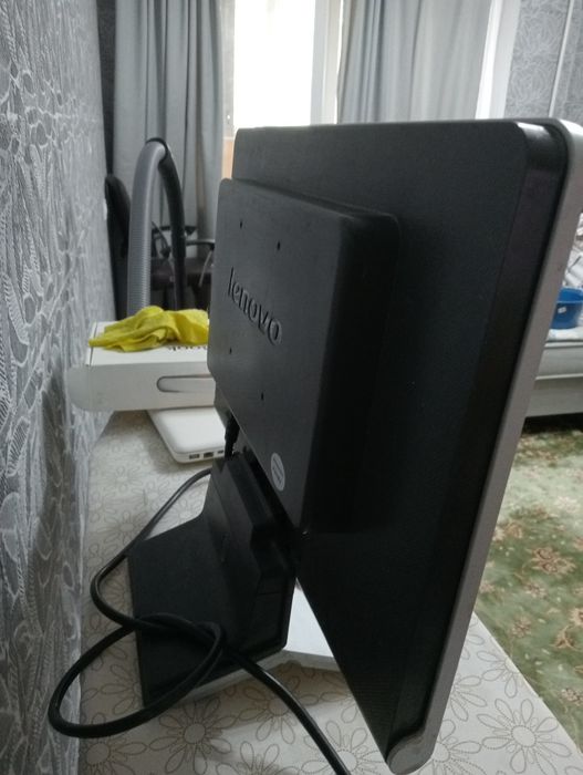 Продам монитр Lenovo