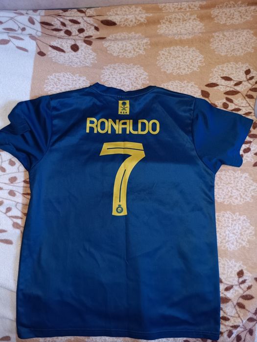 Продам форму для футбола.