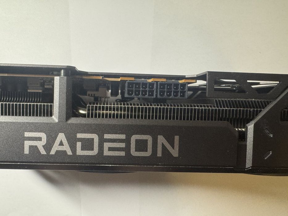 ASUS TUF Gaming RX 9070 16 GB Видео Карта