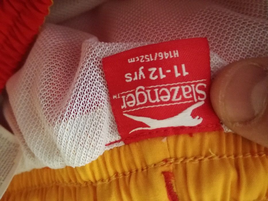 Продавам детски комплект(червено-жълт) -Slazenger original