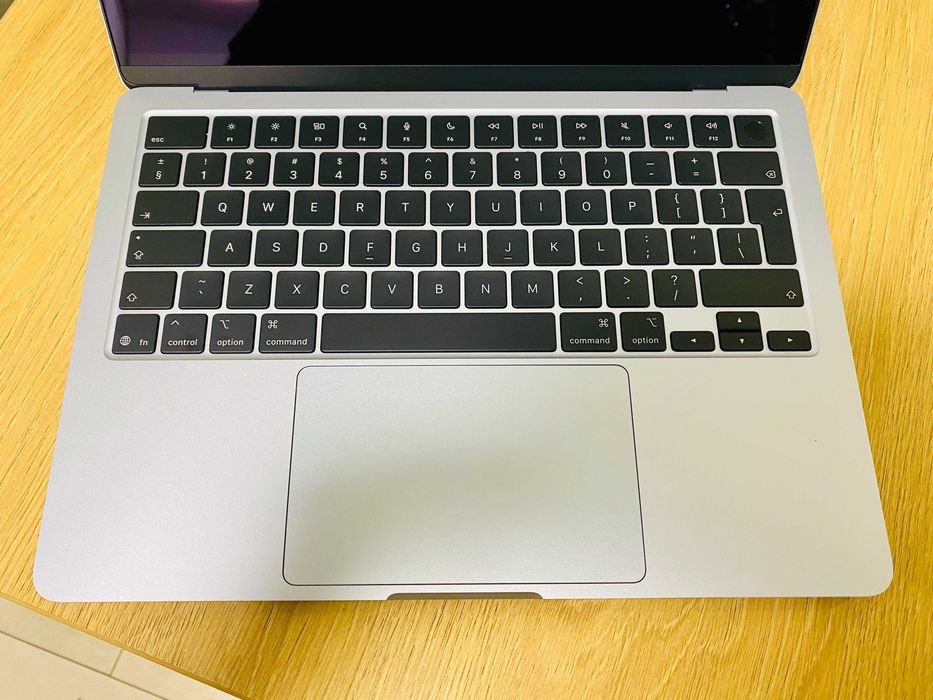 ЧИСТО НОВ !!! Apple MacBook Air 13" 2025, Apple M4, 16GB RAM, 256GB, Sky Blue, 100% BH ТЕХНОПОЛИС — миниатюра 3