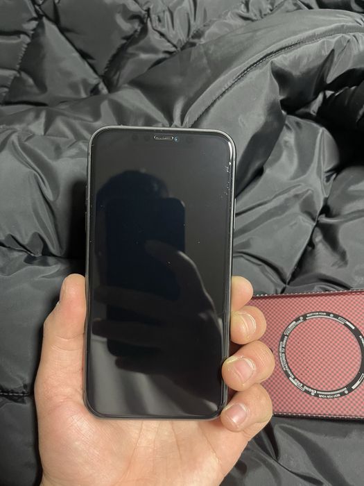 продам iPhone 11