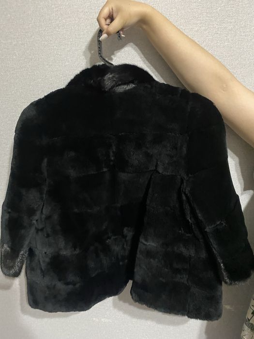 Продам верхнюю женскую одежду