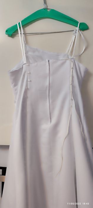 Discount 15% din prețul afișat .Vând rochie de mireasă, culoare albă,