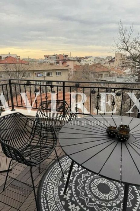 Двустаен апартамент в кв. Кършияка на метри от Пешеходния мост