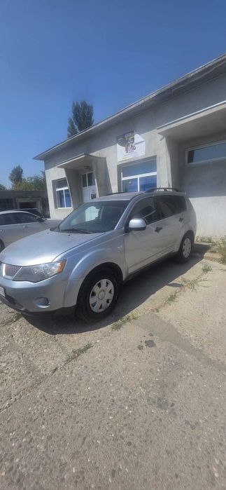 Mitsubishi Outlander 2