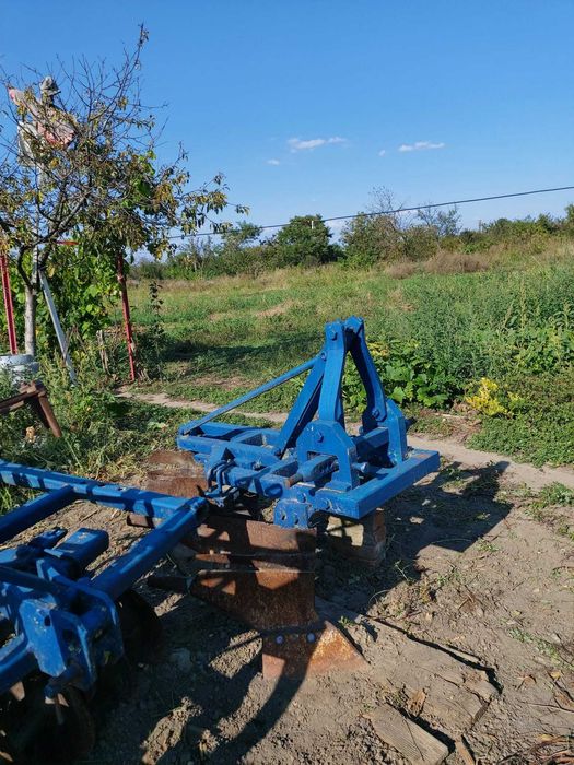 Vand tractor U445 cu plug si disc