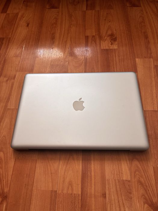 Продам MacBook 17 pro