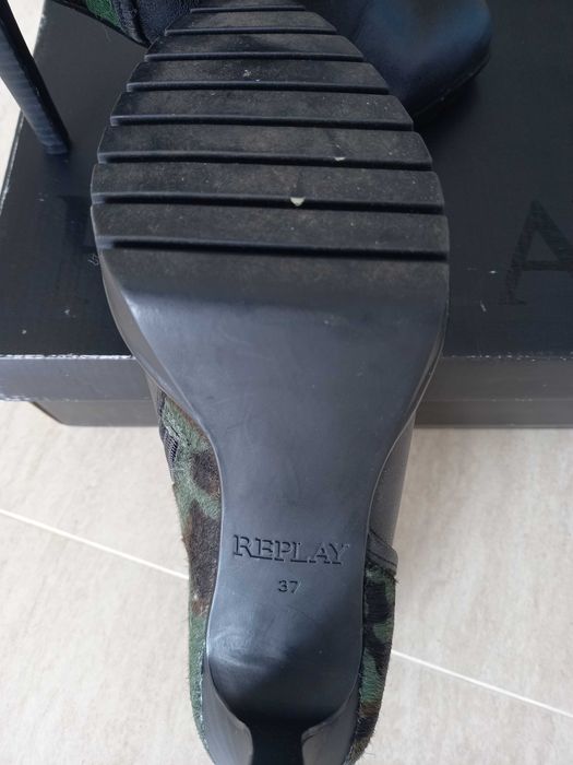 Продавам маркови боти на Repley