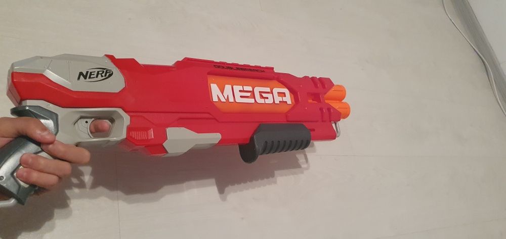 Vând pușcă NERF noua