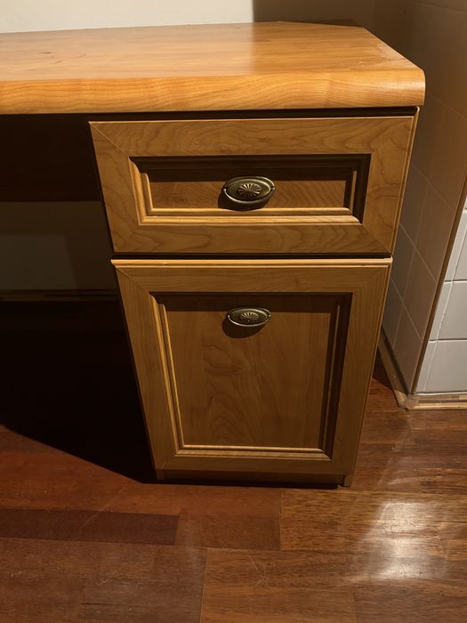 Бюро и стол комплект