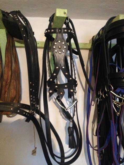 Продам уздечку выездную