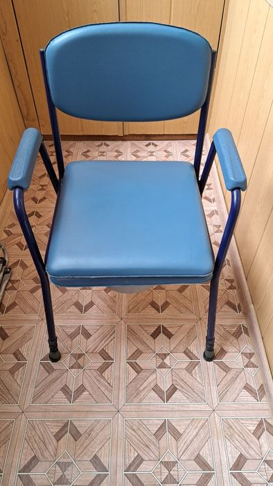 Продам кресло-туалет