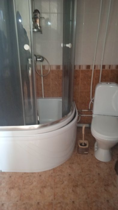 Комнаты .Хостел койка место . Помесячно , посуточно.Туалет,газплита ...