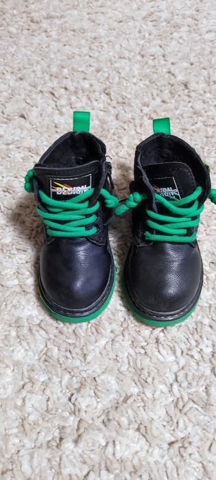 Детские весенние ботинки