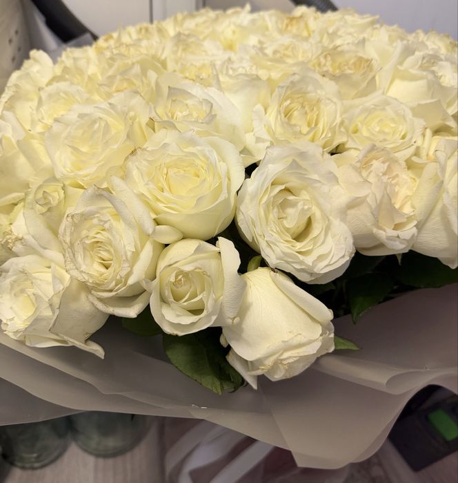 101 роза белые.