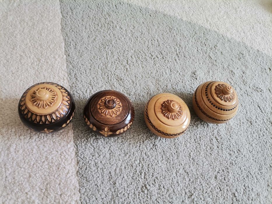 Дървени битови солнички