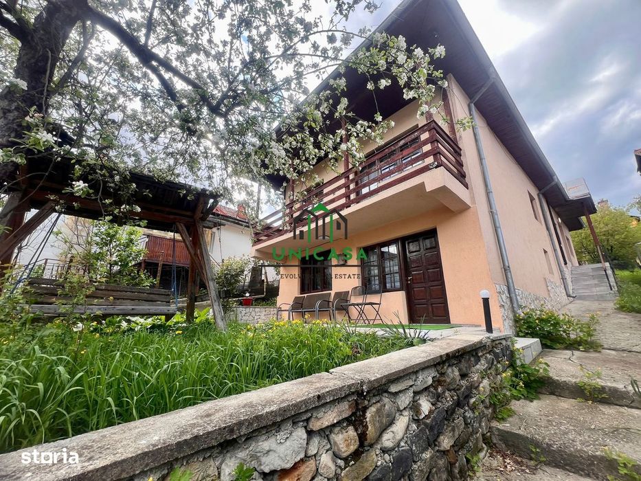 Casă de vânzare în Băile Olănești – zonă centrală