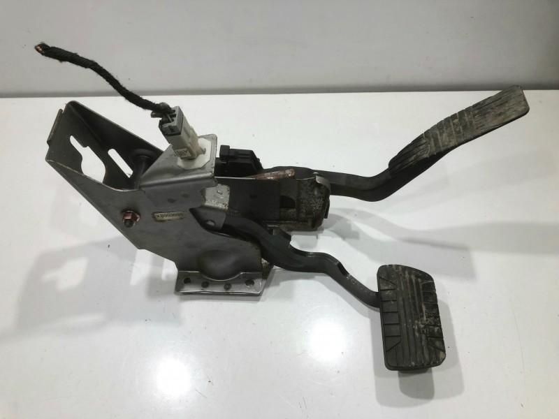Pedala acceleratie si frana Chevrolet Captiva C100, C140 3.2 benzina