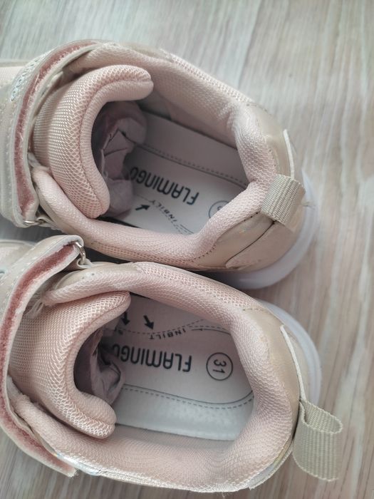 Кроссовки для девочек