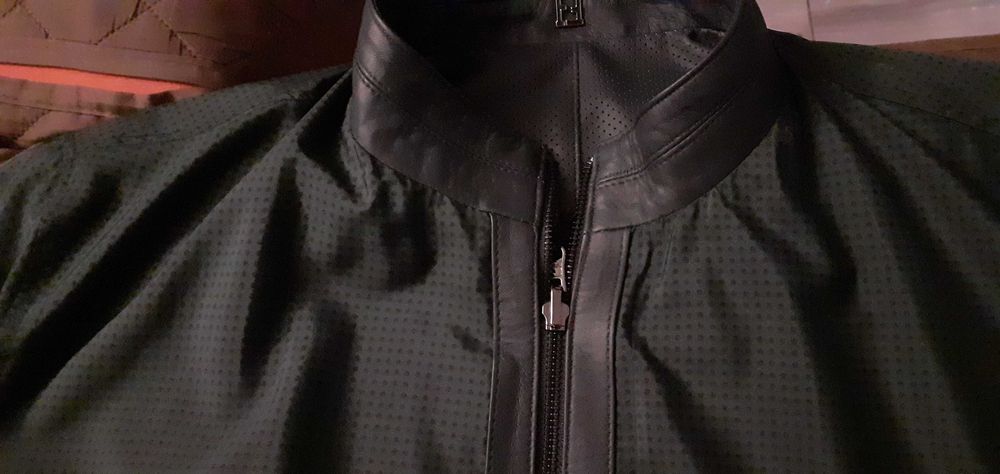 Vand geaca de piele fina, noua cu eticheta