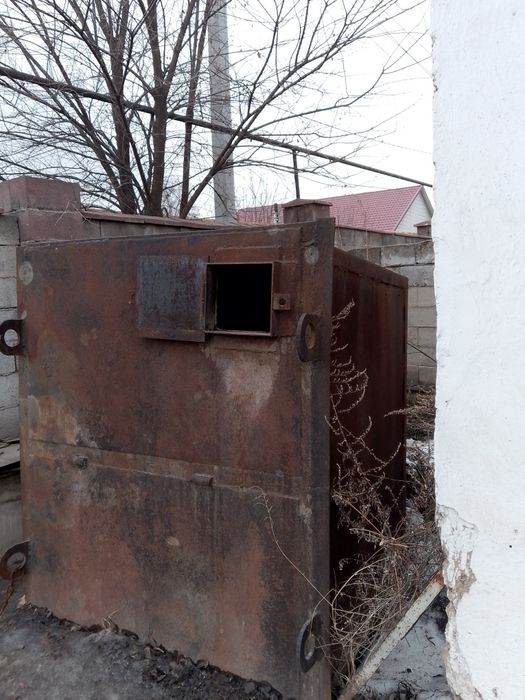 Железная ёмкость из под масла