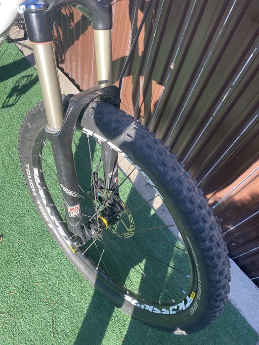 Bicicleta full suspension