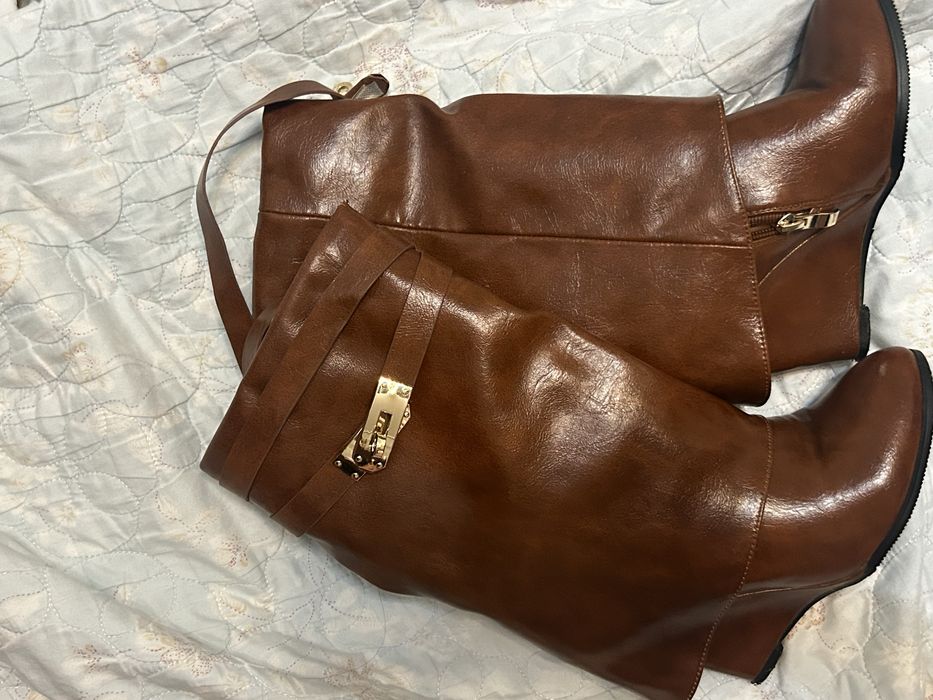 Стильные сапоги,