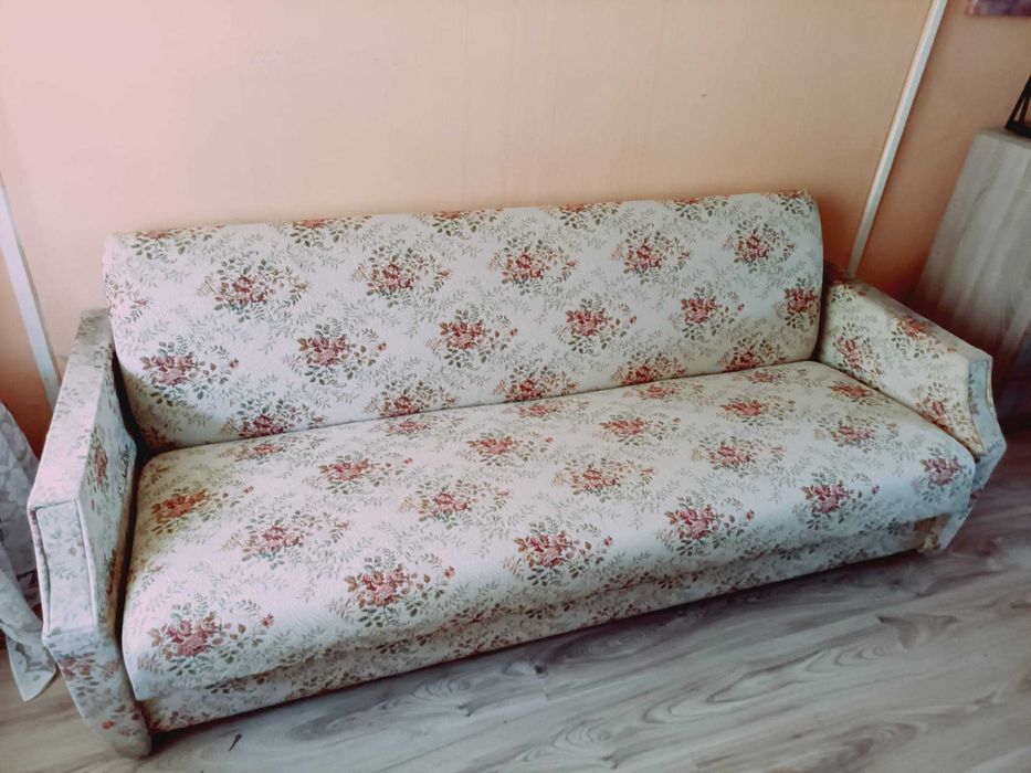 Диван и две кресла