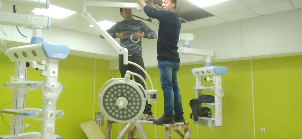 Операционная лампа двухблочная