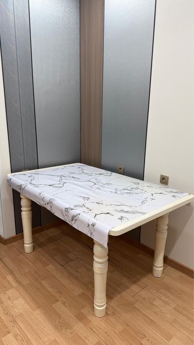 Стол для кухни из дерева