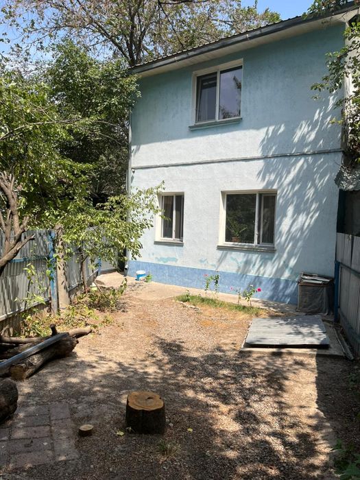 Двухэтажный жилой дом