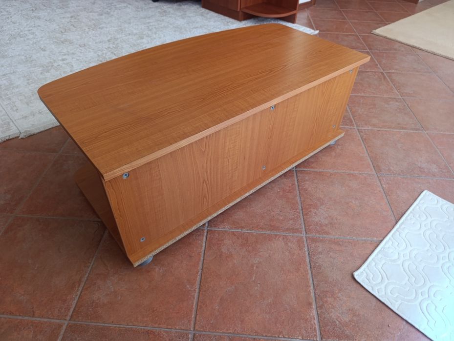 Телевизионен шкаф