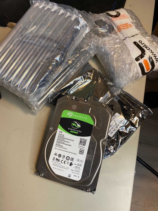 5x HDD-uri Segate Barracuda 4TB Noi
