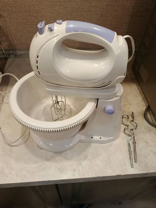 Продам миксер с чашей