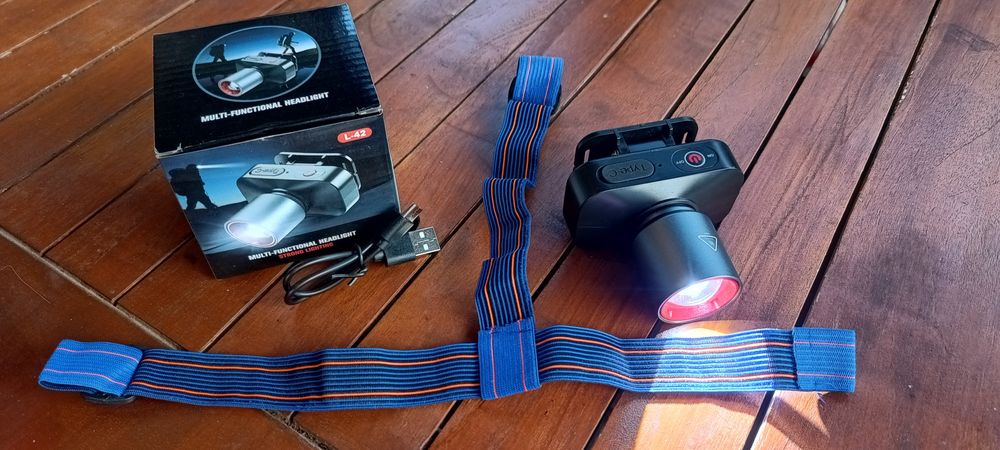 Lanterna cu încărcare USB C