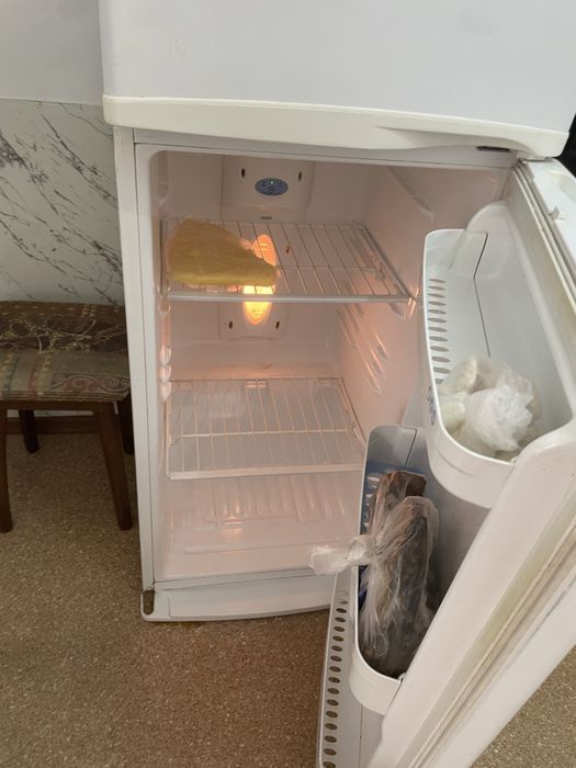 Холодильник двухкамерный