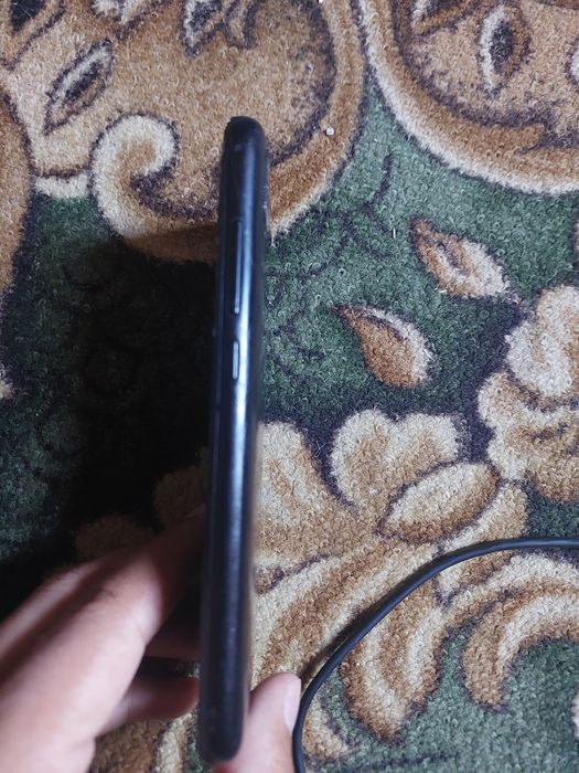 Readmi 7A telefoni | qora | botaryasi ideal |