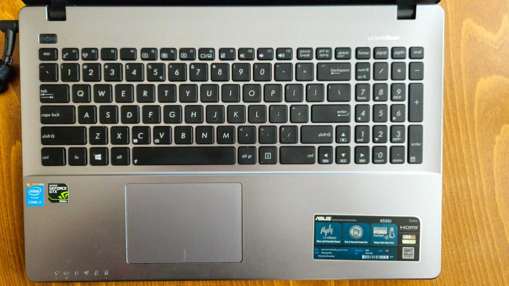 Лаптоп ASUS X550J [intel i7-4710HQ / Nvidia GeForce 850m]